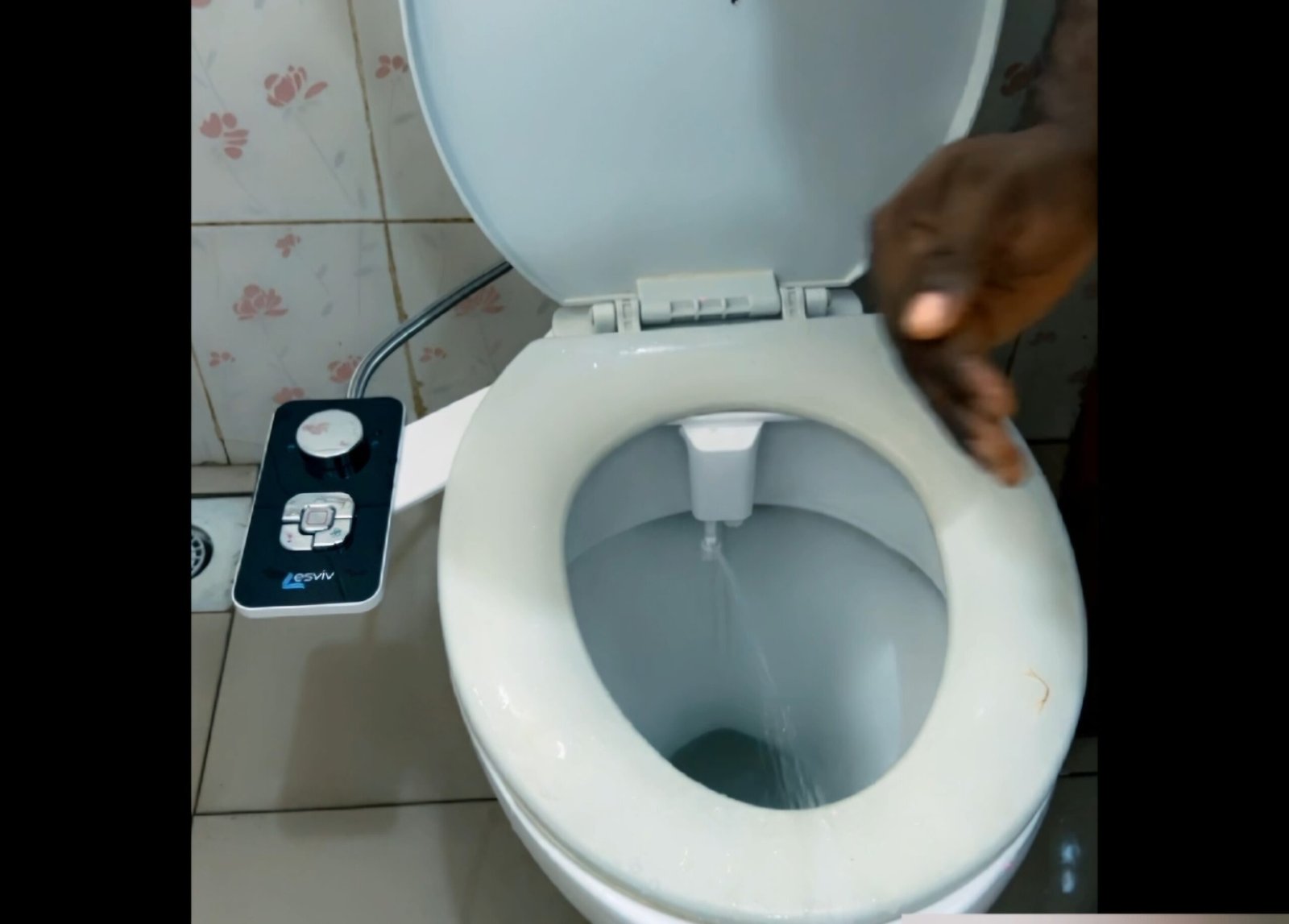 Lesviv, toilet bidet, bidet attachment, Nigeria, customer review, nigeria, lagos